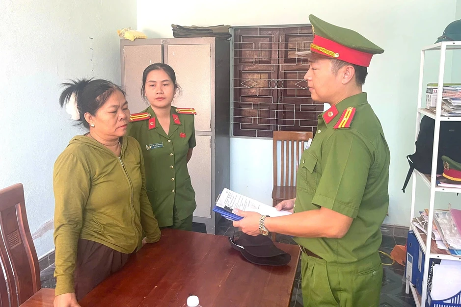 Nhờ "thầy bói" đòi 10 tỷ đồng, người phụ nữ mất thêm 179 triệu Nhờ "thầy bói" đòi 10 tỷ đồng, người phụ nữ mất thêm 179 triệu