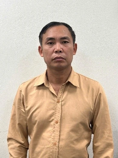 Nhóm 4 đối tượng lừa bán “thiên thạch” giả, chiếm đoạt 11 tỷ đồng của người phụ nữ Nhóm 4 đối tượng lừa bán “thiên thạch” giả, chiếm đoạt 11 tỷ đồng của người phụ nữ