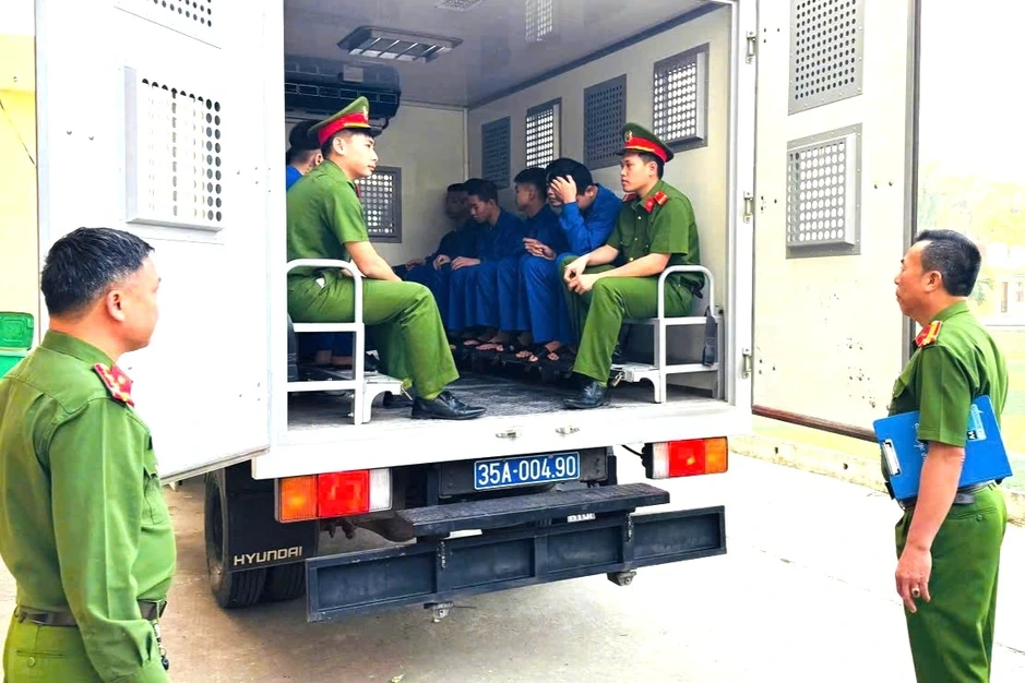 Nhóm 62 thanh thiếu niên gây náo loạn trên phố lĩnh án