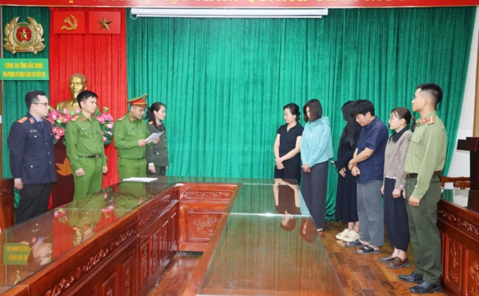 Nhóm 'cò đất' làm khống hồ sơ mua nhà ở xã hội cho khách hàng Nhóm 'cò đất' làm khống hồ sơ mua nhà ở xã hội cho khách hàng
