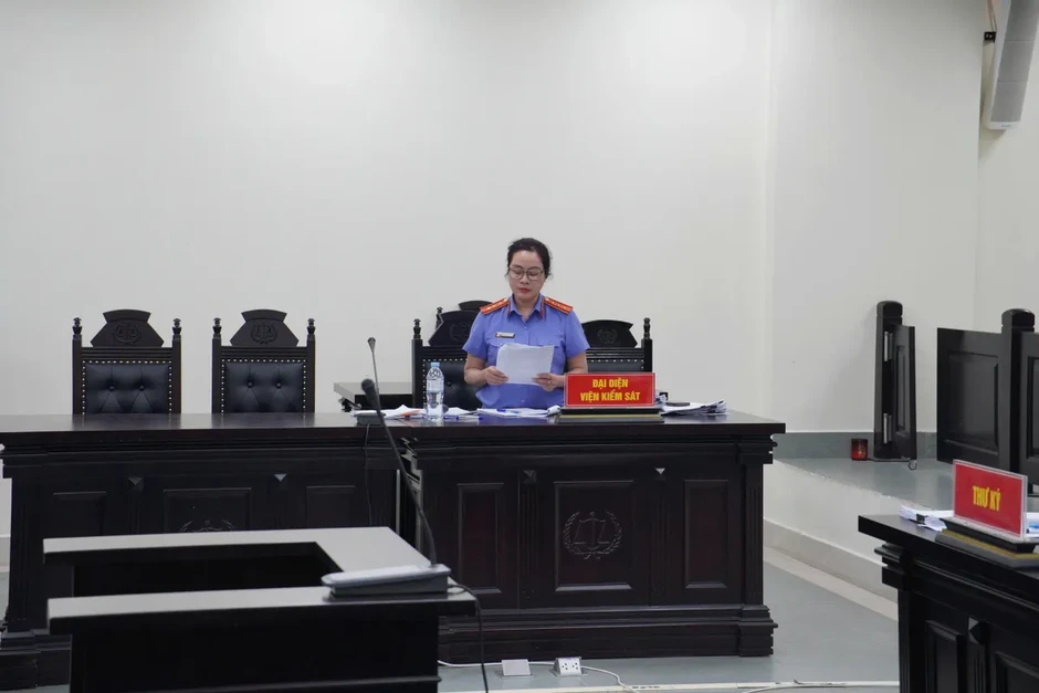 Nhóm cựu cán bộ Sở Y tế Hà Nội hầu tòa vì nhận hối lộ hàng tỷ đồng để cấp phép hành nghề y, dược Nhóm cựu cán bộ Sở Y tế Hà Nội hầu tòa vì nhận hối lộ hàng tỷ đồng để cấp phép hành nghề y, dược
