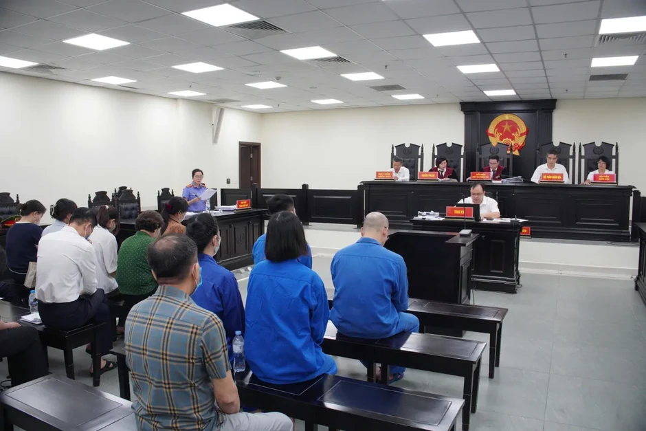 Nhóm cựu cán bộ Sở Y tế Hà Nội hầu tòa vì nhận hối lộ hàng tỷ đồng để cấp phép hành nghề y, dược Nhóm cựu cán bộ Sở Y tế Hà Nội hầu tòa vì nhận hối lộ hàng tỷ đồng để cấp phép hành nghề y, dược