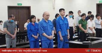 Nhóm cựu cán bộ Sở Y tế Hà Nội hầu tòa vì nhận hối lộ hàng tỷ đồng để cấp phép hành nghề y, dược