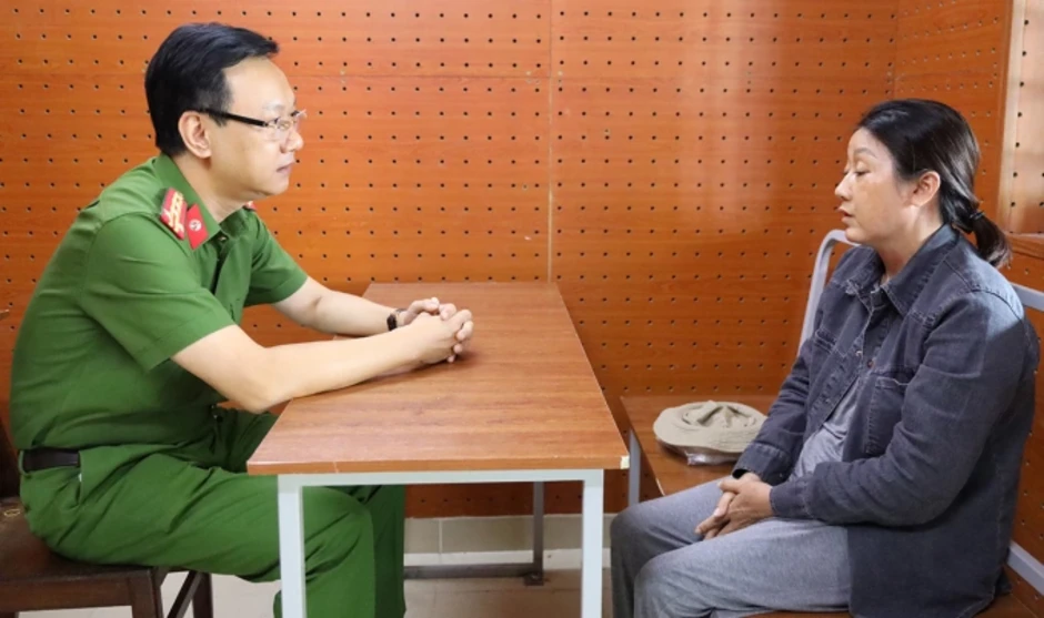 Nhóm dàn cảnh chen lấn, cướp giật tại khu du lịch ở miền Tây bị bắt Nhóm dàn cảnh chen lấn, cướp giật tại khu du lịch ở miền Tây bị bắt