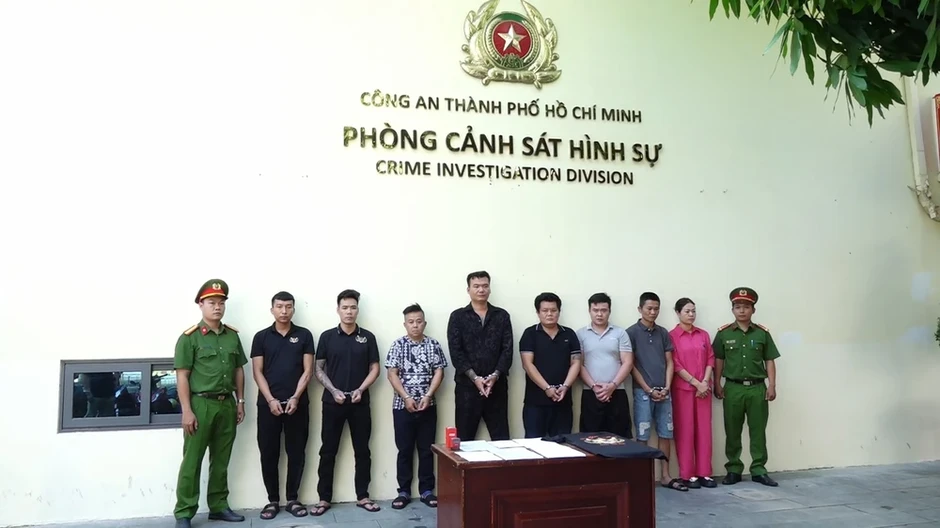 Nhóm đòi nợ núp bóng công ty mua bán nợ bị bắt giam Nhóm đòi nợ núp bóng công ty mua bán nợ bị bắt giam