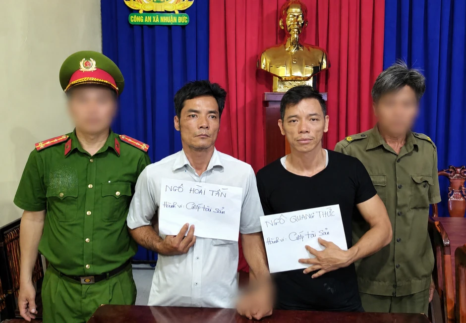 Nhóm 'đòi nợ thuê' ngang nhiên xông vào nhà dân hành hung, cướp tài sản Nhóm 'đòi nợ thuê' ngang nhiên xông vào nhà dân hành hung, cướp tài sản