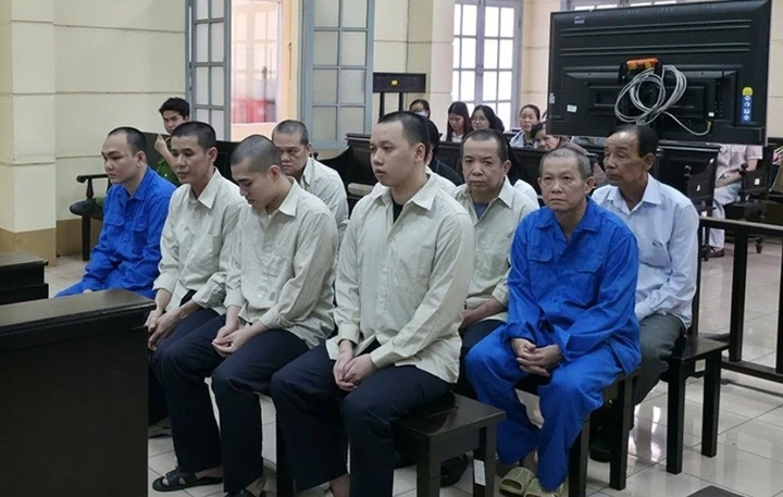 Nhóm khiêng quan tài dạo phố trước chợ Bến Thành lĩnh án