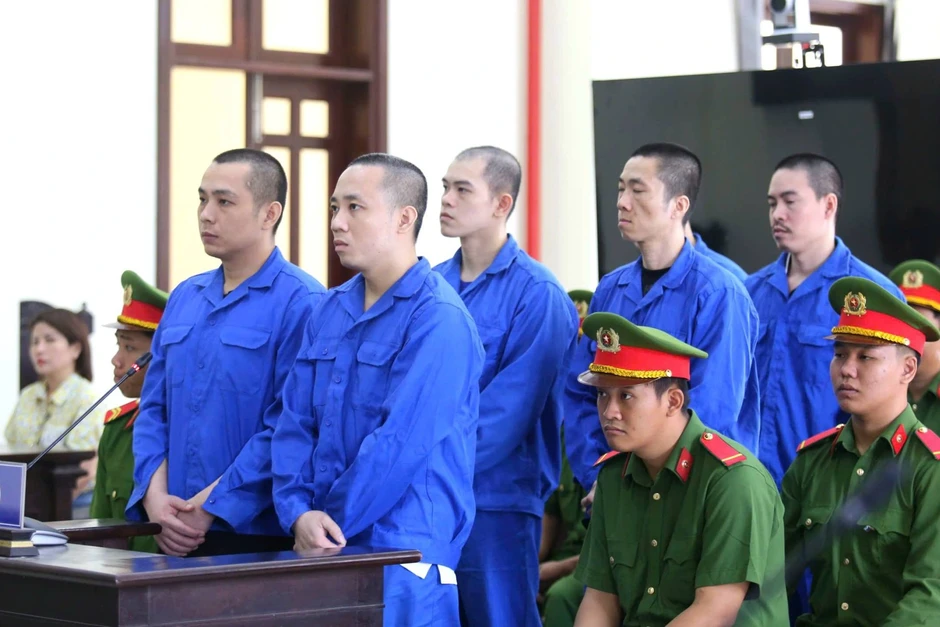 Nhóm mạo danh công an cướp hơn 2,2 triệu USD ở Tây Ninh lĩnh án Nhóm mạo danh công an cướp hơn 2,2 triệu USD ở Tây Ninh lĩnh án