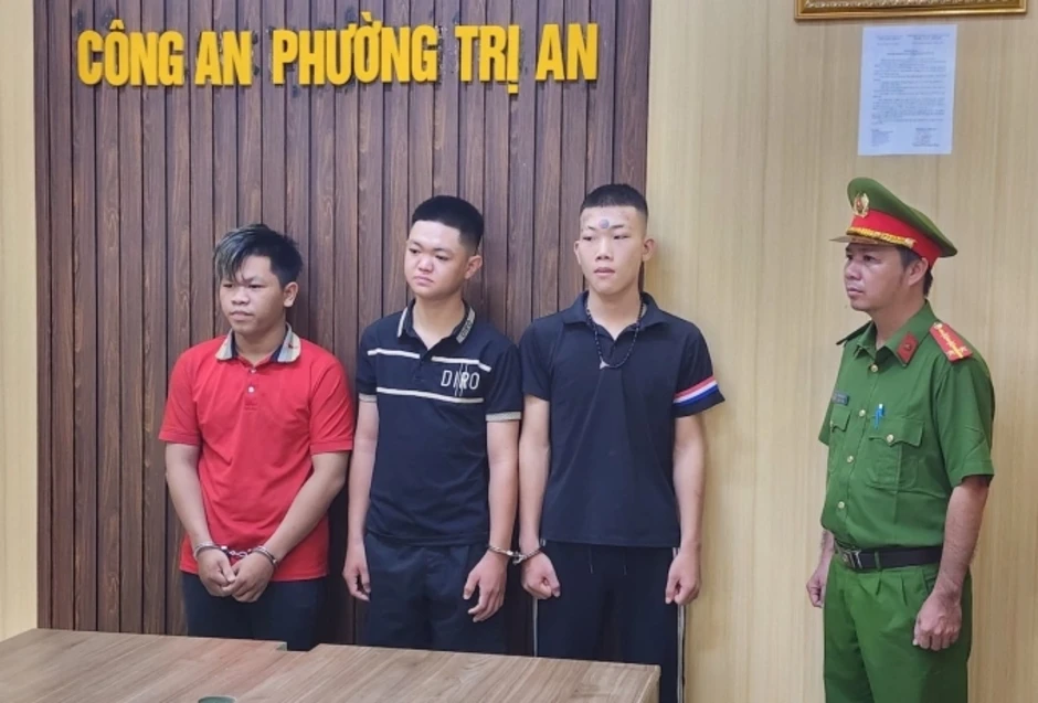 Nhóm ném bom xăng vào nhà đối thủ bị bắt Nhóm ném bom xăng vào nhà đối thủ bị bắt