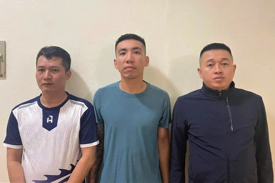 Nhóm người đánh đập, ép thanh niên viết giấy vay nợ 400 triệu đồng Nhóm người đánh đập, ép thanh niên viết giấy vay nợ 400 triệu đồng
