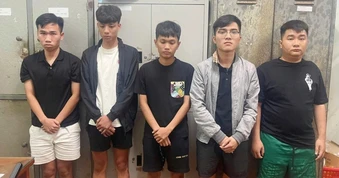 Nhóm người mở loa kéo công suất lớn để đòi nợ tại làng chài