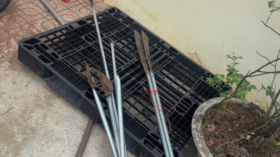 Nhóm thanh thiếu niên Đồng Nai mang hung khí hỗn chiến, 1 người chết Nhóm thanh thiếu niên Đồng Nai mang hung khí hỗn chiến, 1 người chết
