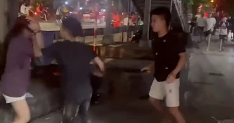 Nhóm thanh thiếu niên hỗn chiến trong đêm sau trận thắng của tuyển Việt Nam