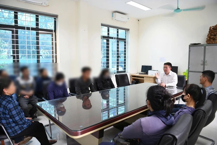 Nhóm thanh thiếu niên ở Phú Thọ chặn xe, chém đứt lìa tay nam sinh đi đường Nhóm thanh thiếu niên ở Phú Thọ chặn xe, chém đứt lìa tay nam sinh đi đường