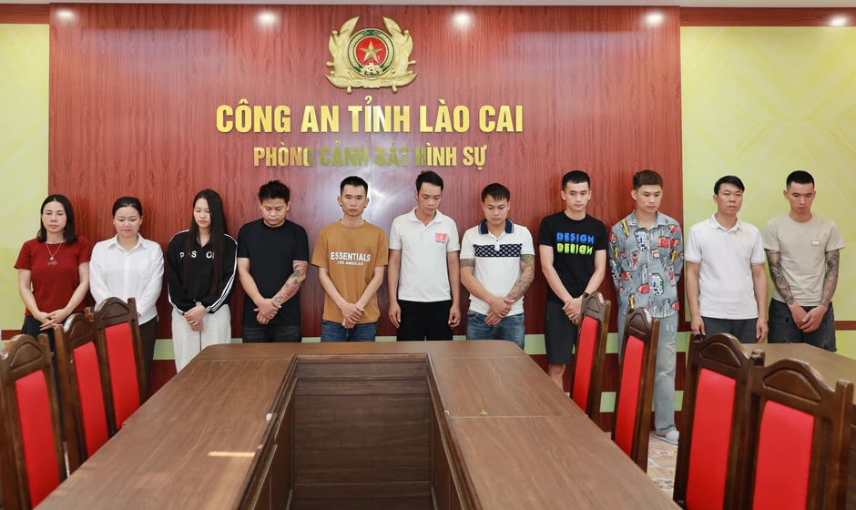 Nhóm tội phạm chuyên livestream “đổ thạch”, chiếm đoạt 5 tỷ đồng Nhóm tội phạm chuyên livestream “đổ thạch”, chiếm đoạt 5 tỷ đồng