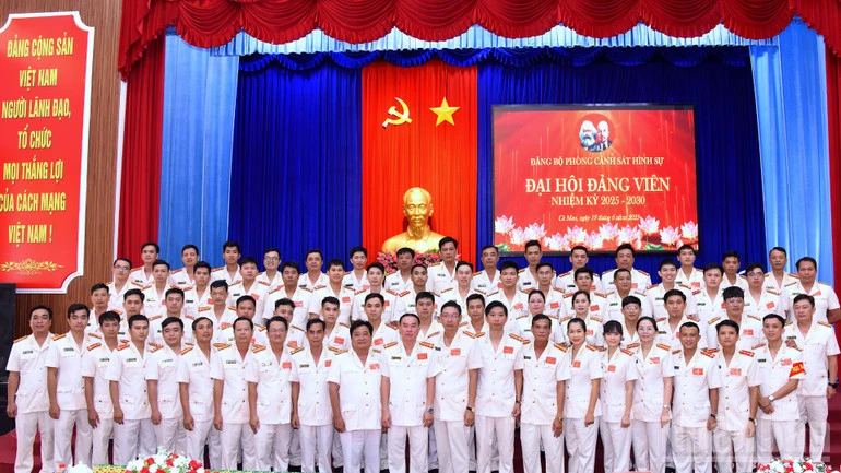 Những bước chân thầm lặng giữ nhịp bình yên vùng sông nước Cà Mau Những bước chân thầm lặng giữ nhịp bình yên vùng sông nước Cà Mau