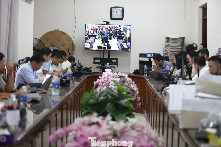 Những hình ảnh tại phiên tòa vụ thảm án ở Đồng Nai Những hình ảnh tại phiên tòa vụ thảm án ở Đồng Nai