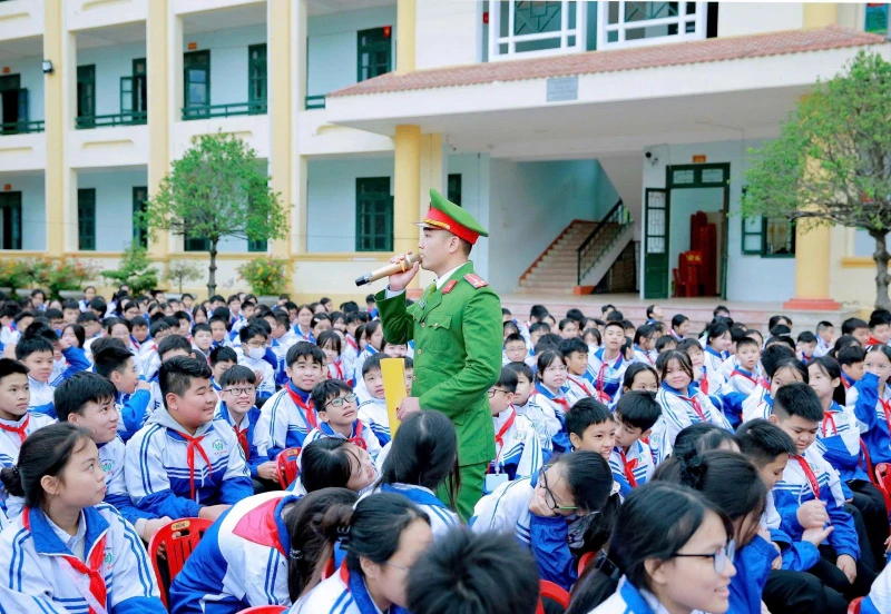Những vụ án xâm hại trẻ em gây phẫn nộ: Khi thủ phạm là người thân quen Những vụ án xâm hại trẻ em gây phẫn nộ: Khi thủ phạm là người thân quen