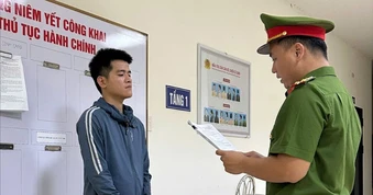 Nợ nần, thanh niên làm giả sổ hồng đi lừa đảo