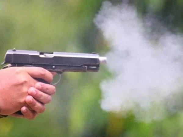 Nóng: Hai người tử vong sau vụ nổ súng tại Hưng Yên, nghi phạm bỏ trốn Nóng: Hai người tử vong sau vụ nổ súng tại Hưng Yên, nghi phạm bỏ trốn