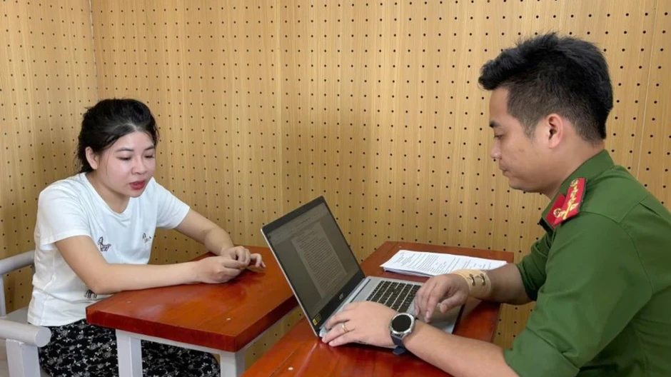 Nữ bị can 27 tuổi cầm đầu đường dây rửa tiền hơn 50 tỉ đồng Nữ bị can 27 tuổi cầm đầu đường dây rửa tiền hơn 50 tỉ đồng