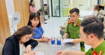 Nữ chủ doanh nghiệp bị khởi tố vì dùng tài khoản cá nhân mua bán vàng bạc