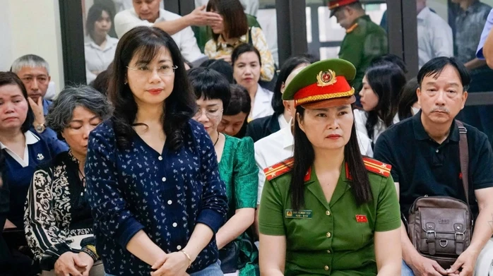 Nữ cựu Hiệu trưởng THCS Ba Đình bị đề nghị 4-5 năm tù Nữ cựu Hiệu trưởng THCS Ba Đình bị đề nghị 4-5 năm tù