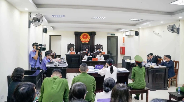 Nữ cựu Hiệu trưởng THCS Ba Đình hầu toà vì thu tiền học thêm 15.000 đồng một tiết Nữ cựu Hiệu trưởng THCS Ba Đình hầu toà vì thu tiền học thêm 15.000 đồng một tiết
