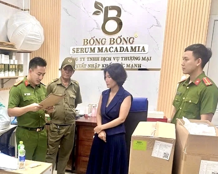 Nữ giám đốc lừa đảo hơn 26 tỷ đồng sa lưới sau 9 năm thay đổi nhận dạng Nữ giám đốc lừa đảo hơn 26 tỷ đồng sa lưới sau 9 năm thay đổi nhận dạng