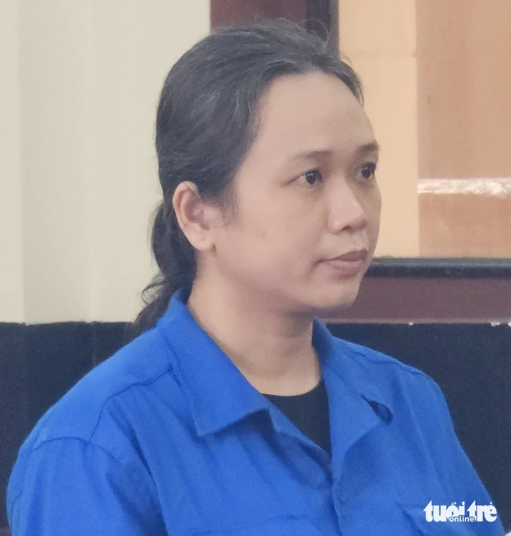 Nữ kế toán của Ban Thi đua - Khen thưởng chiếm đoạt hơn 2,1 tỉ đồng, lãnh 16 năm tù Nữ kế toán của Ban Thi đua - Khen thưởng chiếm đoạt hơn 2,1 tỉ đồng, lãnh 16 năm tù