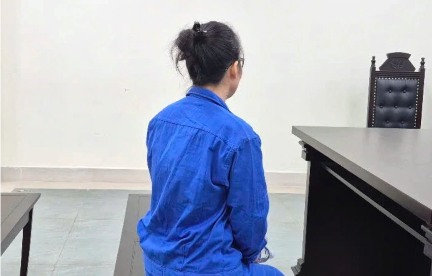 Nữ kế toán phường La Khê lĩnh 22 năm tù vì lừa 'chạy' sổ đỏ Nữ kế toán phường La Khê lĩnh 22 năm tù vì lừa 'chạy' sổ đỏ