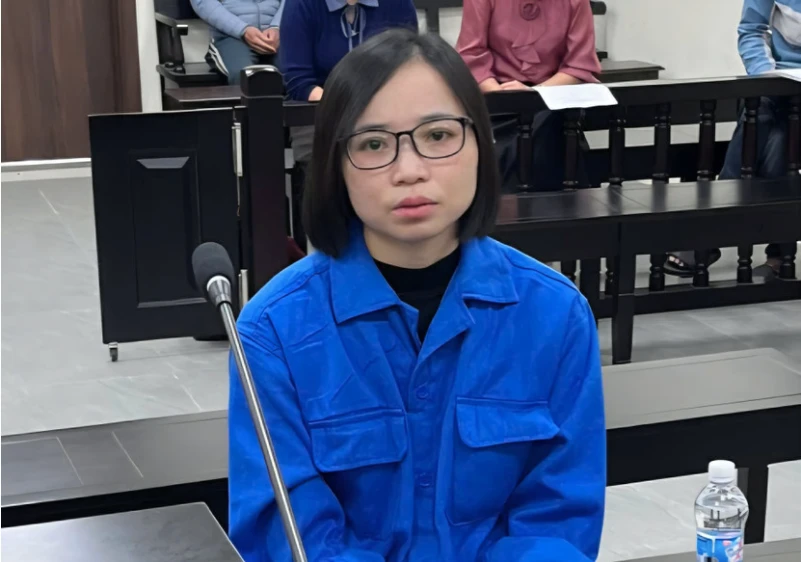 Nữ nhân viên ngân hàng Nguyễn Thị Trang lĩnh 13 năm tù Nữ nhân viên ngân hàng Nguyễn Thị Trang lĩnh 13 năm tù