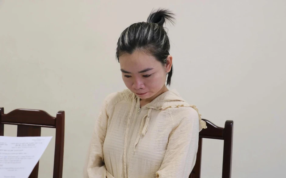 Nữ sinh SN 2008 được yêu cầu chuẩn bị 300 triệu đồng chuyển vào tài khoản NGUYEN VAN HUNG, Công an ập vào nhà nghỉ Huyền Trang 3 xác minh, làm rõ Nữ sinh SN 2008 được yêu cầu chuẩn bị 300 triệu đồng chuyển vào tài khoản NGUYEN VAN HUNG, Công an ập vào nhà nghỉ Huyền Trang 3 xác minh, làm rõ