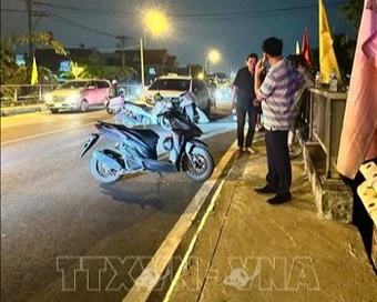 Ô tô lấn sang làn đường ngược chiều va chạm xe máy làm 3 người thương vong