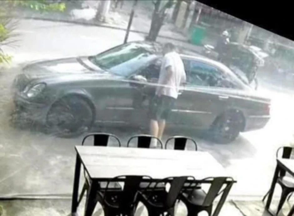Ô tô “mất tích” trước hẻm nhà, camera ghi lại người nước ngoài nghi vấn