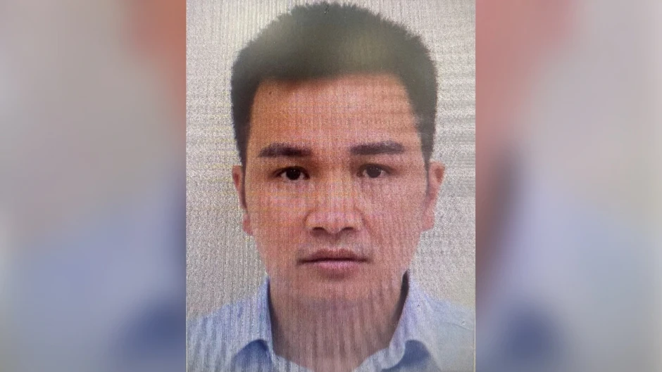Ôm tiền mua đất rồi ‘biến mất’, người đàn ông bị Công an Hà Nội truy tìm Ôm tiền mua đất rồi ‘biến mất’, người đàn ông bị Công an Hà Nội truy tìm