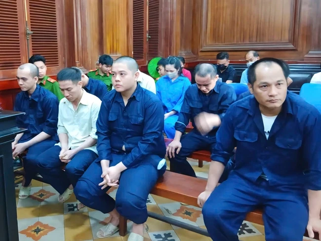 Ông chủ hệ thống bán xe máy nổi tiếng TPHCM lãnh 19 năm tù Ông chủ hệ thống bán xe máy nổi tiếng TPHCM lãnh 19 năm tù