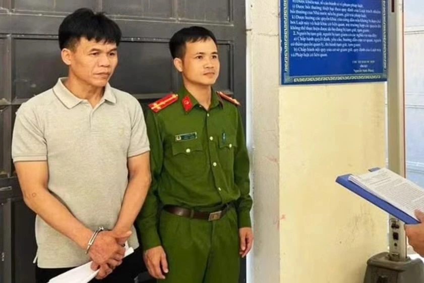 Ông trùm buôn ma túy bơi qua sông, ẩn náu trong rừng sâu suốt 6 ngày