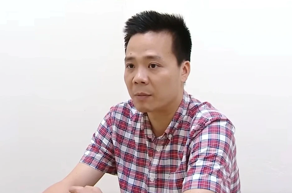 Ông trùm hàng giả hối lộ phó cục trưởng 1,5 tỉ, cấp dưới 'xén' mất 700 triệu Ông trùm hàng giả hối lộ phó cục trưởng 1,5 tỉ, cấp dưới 'xén' mất 700 triệu