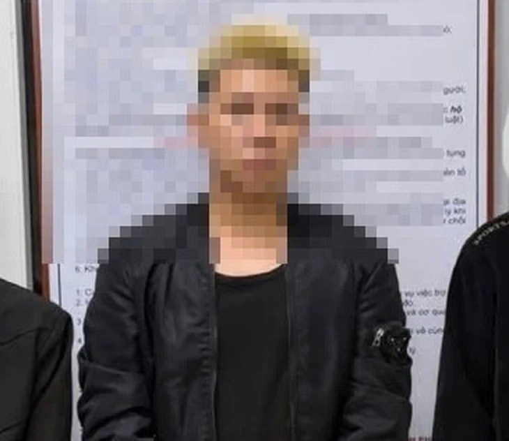 Phá đường dây môi giới mại dâm nam, 'qua đêm' giá 5 triệu đồng, livestream 'cảnh nóng' với khách Phá đường dây môi giới mại dâm nam, 'qua đêm' giá 5 triệu đồng, livestream 'cảnh nóng' với khách