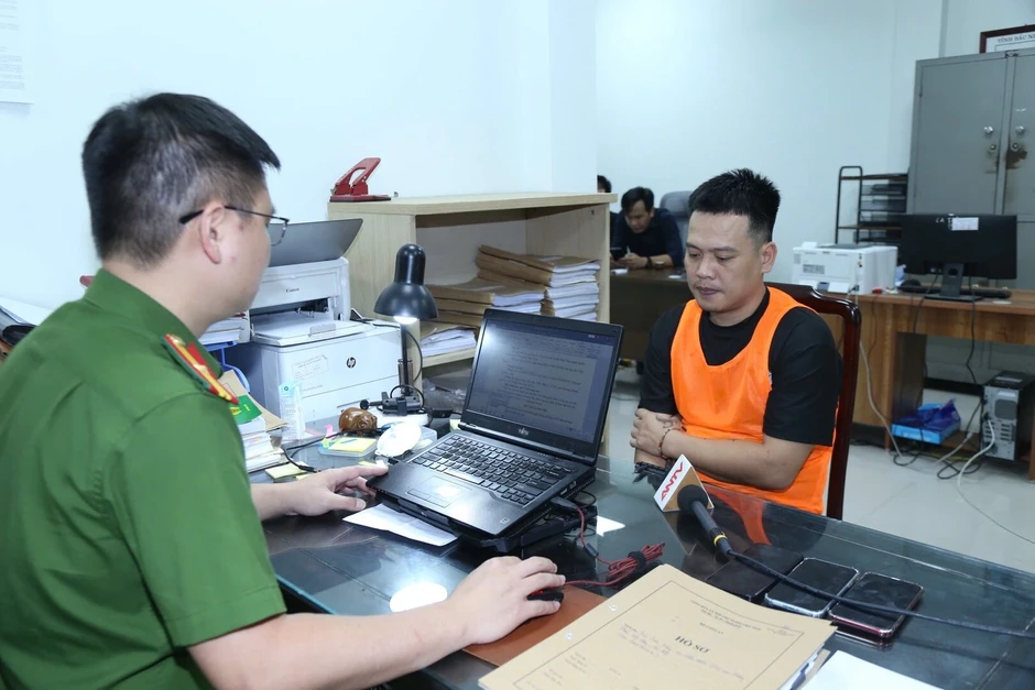 Phá website lậu "Bún chả TV", bình luận viên lương 70 triệu đồng/tháng Phá website lậu "Bún chả TV", bình luận viên lương 70 triệu đồng/tháng