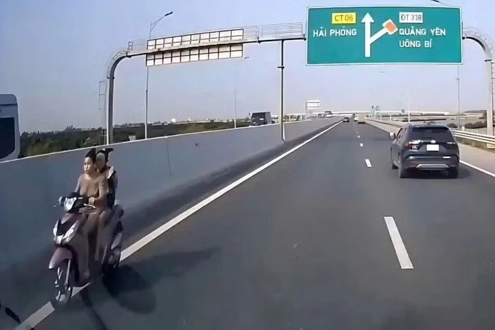 Phạt 16,5 triệu đồng 2 cô gái đầu trần phóng xe máy ngược chiều trên làn cao tốc 100km/h Phạt 16,5 triệu đồng 2 cô gái đầu trần phóng xe máy ngược chiều trên làn cao tốc 100km/h