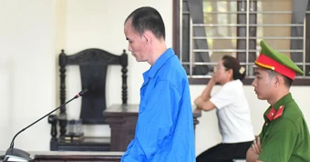 Phạt 19 năm tù nhân viên cây xăng đánh gục người quản lý để lấy tiền trong két sắt