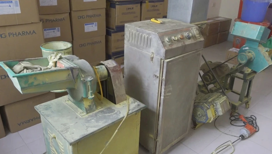Phát hiện 20.000 lọ thuốc giả chữa viêm xoang, viêm mũi, bệnh dạ dày Phát hiện 20.000 lọ thuốc giả chữa viêm xoang, viêm mũi, bệnh dạ dày