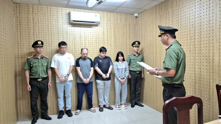 Phát hiện 311 người nước ngoài vi phạm pháp luật sau 45 ngày cao điểm ra quân tại TP Hồ Chí Minh Phát hiện 311 người nước ngoài vi phạm pháp luật sau 45 ngày cao điểm ra quân tại TP Hồ Chí Minh