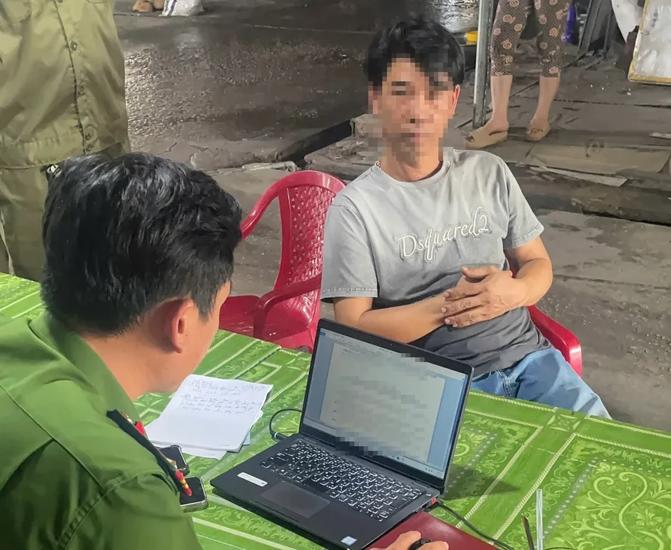 Phát hiện cơ sở livestream bán công cụ kích điện đánh bắt thủy sản, thu giữ hơn 210 bộ kích điện Phát hiện cơ sở livestream bán công cụ kích điện đánh bắt thủy sản, thu giữ hơn 210 bộ kích điện