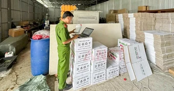 Phát hiện cơ sở sản xuất, pha chế phân bón nông nghiệp không có giấy chứng nhận đăng ký