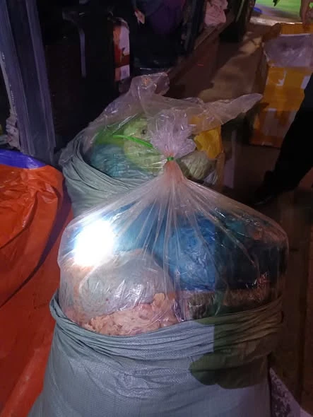 Phát hiện gần 500kg mỡ lợn bốc mùi thối đang trên đường đi tiêu thụ Phát hiện gần 500kg mỡ lợn bốc mùi thối đang trên đường đi tiêu thụ