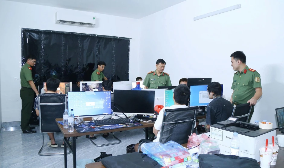 Phát hiện 'hang ổ' của nhóm tội phạm lừa đảo xuyên biên giới Phát hiện 'hang ổ' của nhóm tội phạm lừa đảo xuyên biên giới