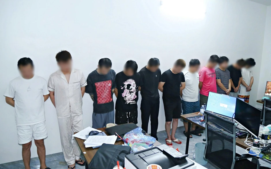 Phát hiện 'hang ổ' của nhóm tội phạm lừa đảo xuyên biên giới Phát hiện 'hang ổ' của nhóm tội phạm lừa đảo xuyên biên giới